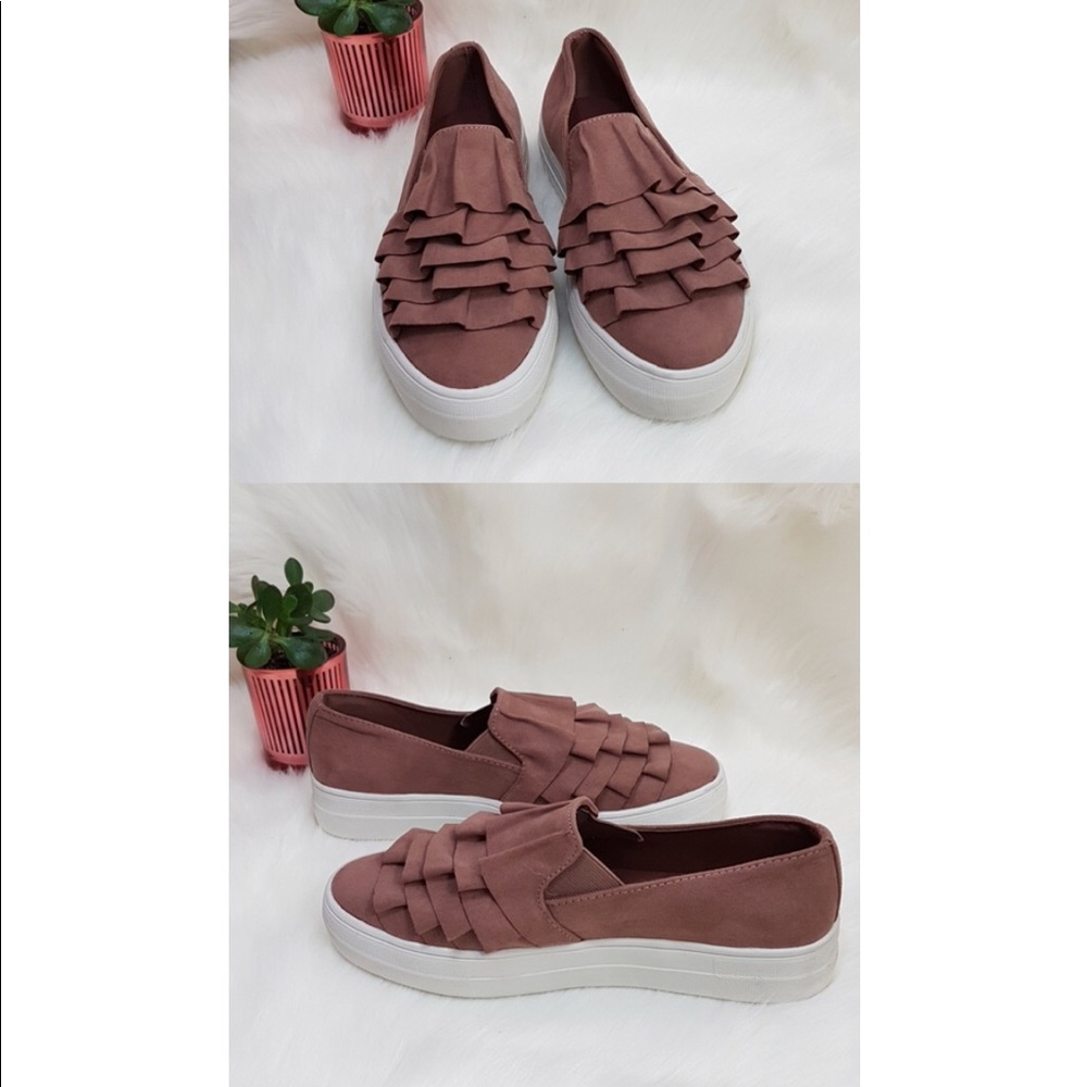 Aioli Ruffle Sneaker